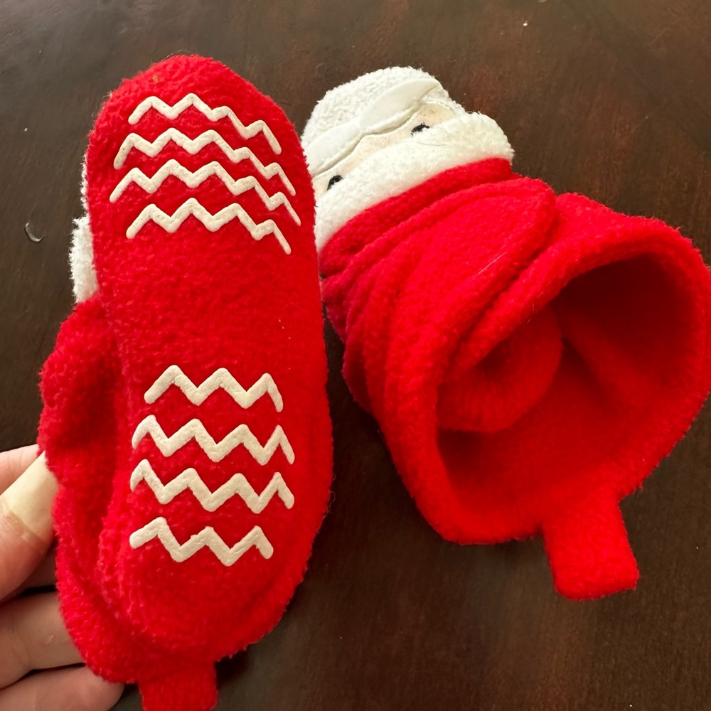 Baby Santa slippers - Picture 4 of 4